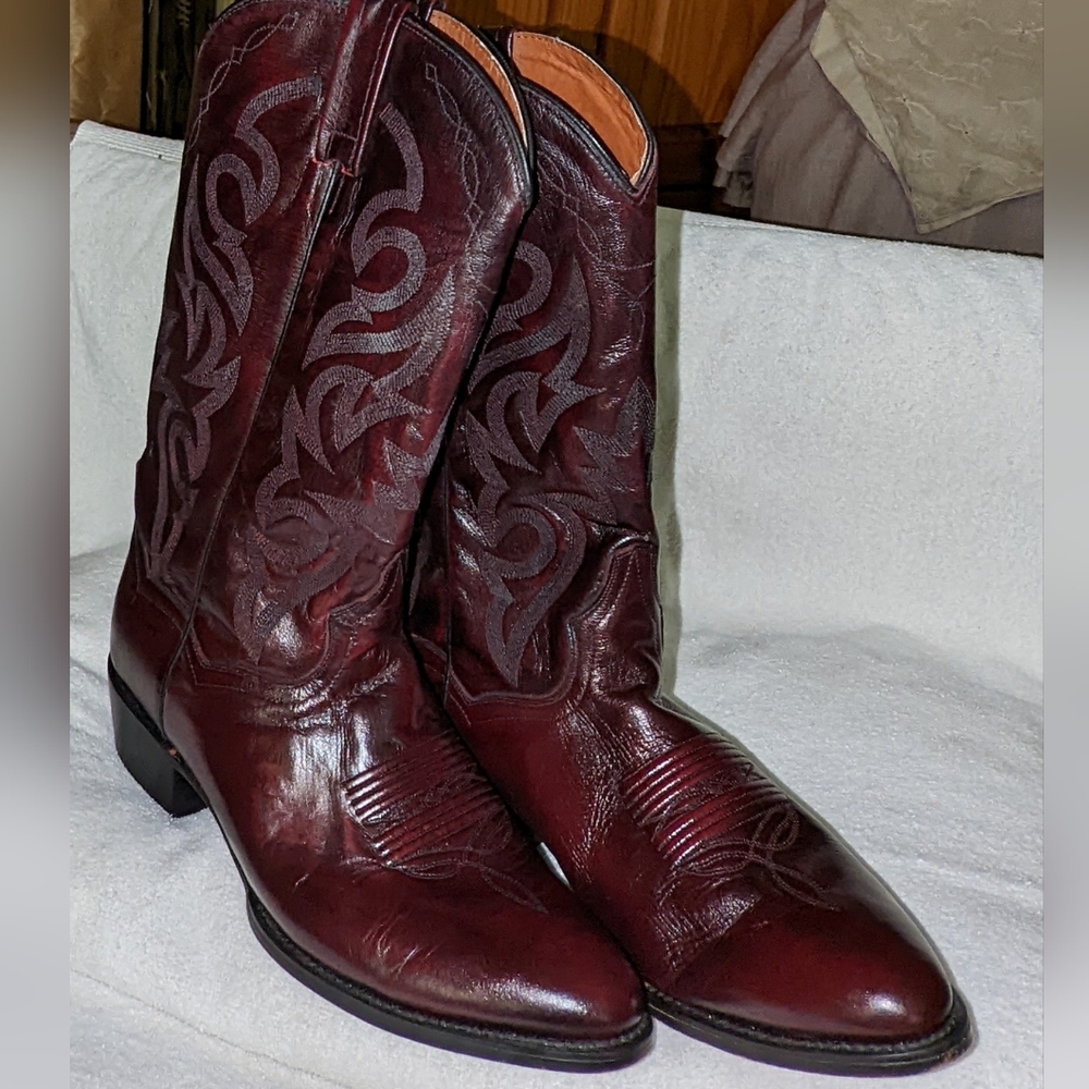 Don Post black cherry Milwaukee cowboy boots Size 8.5 EW
